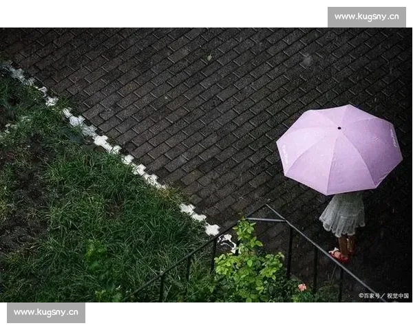 雨天思念如潮涌这首歌唱出了我心底对你的深深渴望 雨天思念如潮涌这首歌唱出了我心底对你的深深渴望